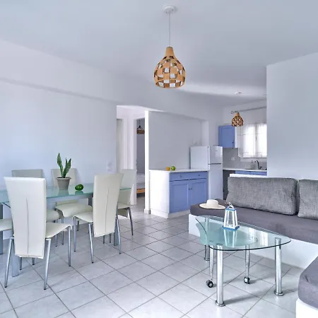 Apartment Ifestos With Private Veranda, Paros Piso Livadi