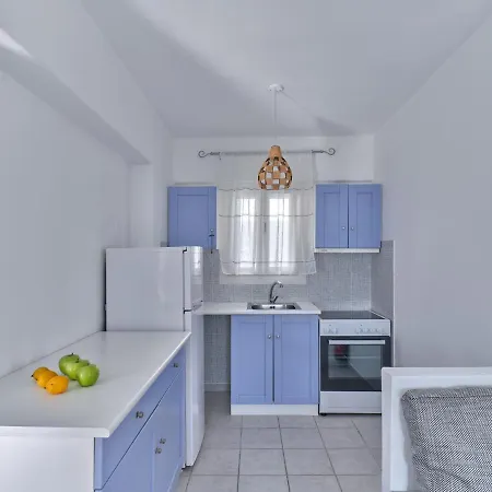 Ifestos With Private Veranda, Paros Apartment *